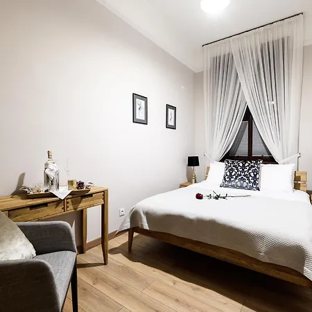 Arianska 16 I Ac & Free Parking * كراكوفيا