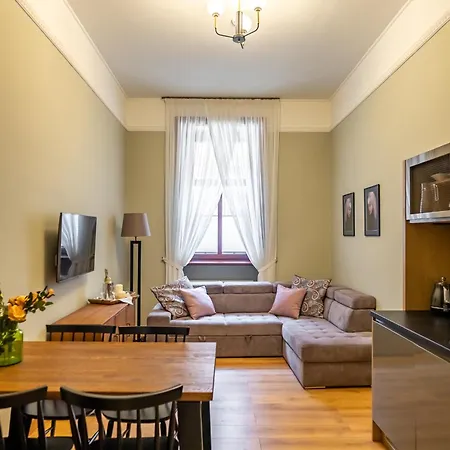 Apartman Old Town Ac Main Raiway Station