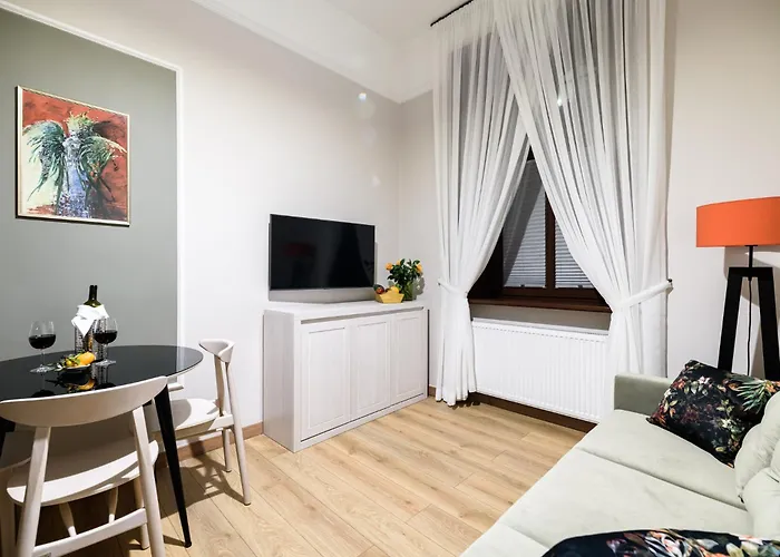 Old Town Ac Main Raiway Station Apartment