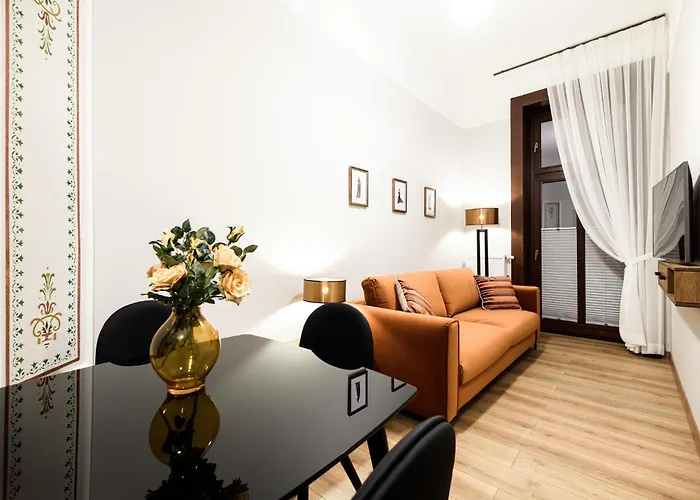 Old Town Ac Main Raiway Station Apartment *