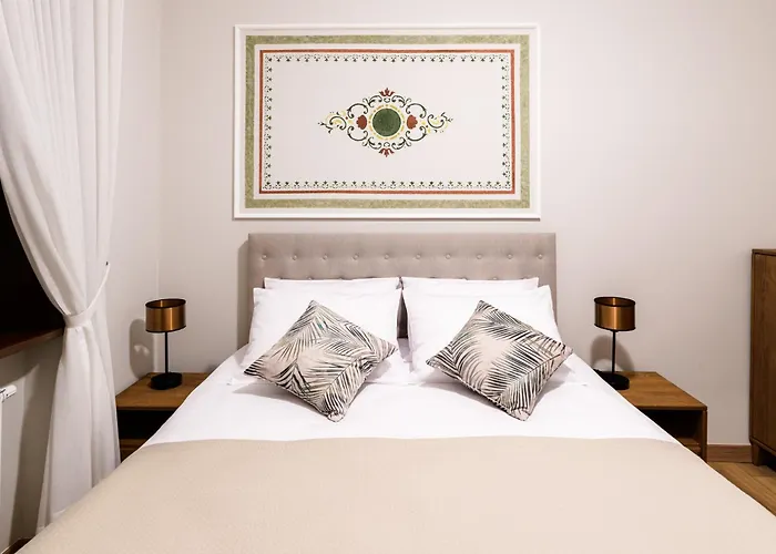 Old Town Ac Main Raiway Station Apartmán *