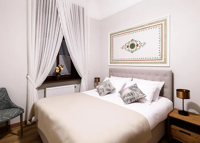 Old Town Ac Main Raiway Station Apartmán *